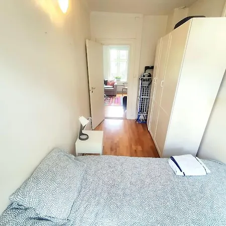 Charming Bright In Quiet Area Of Grunerlokka Apartmán