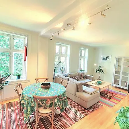 Charming Bright In Quiet Area Of Grunerlokka * Oslo